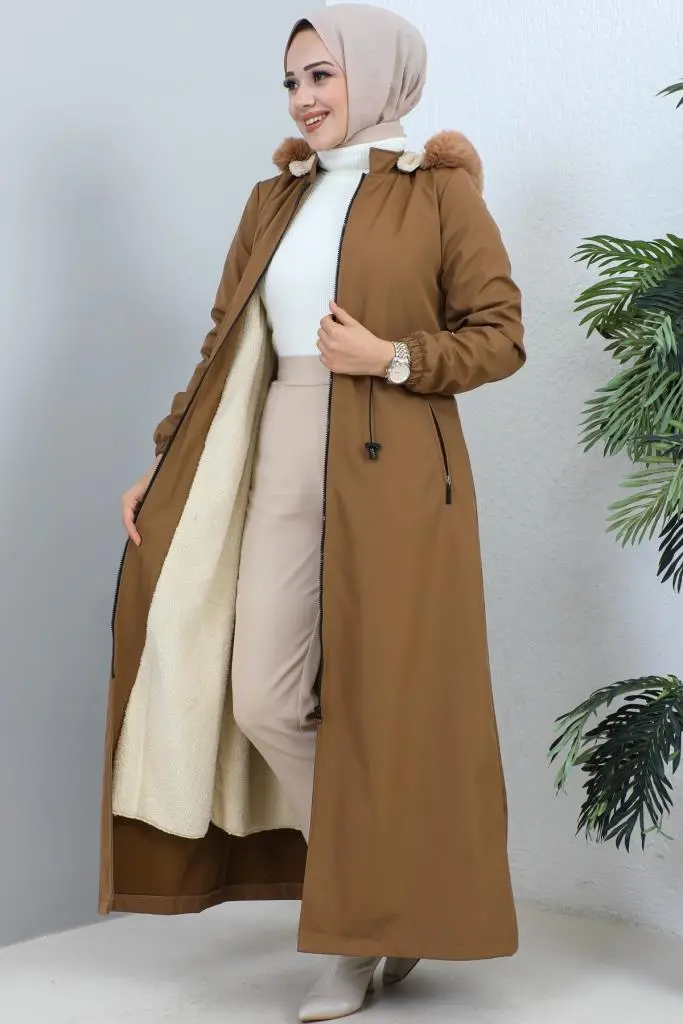 Hooded Long Coat With Fur Collar-detail
