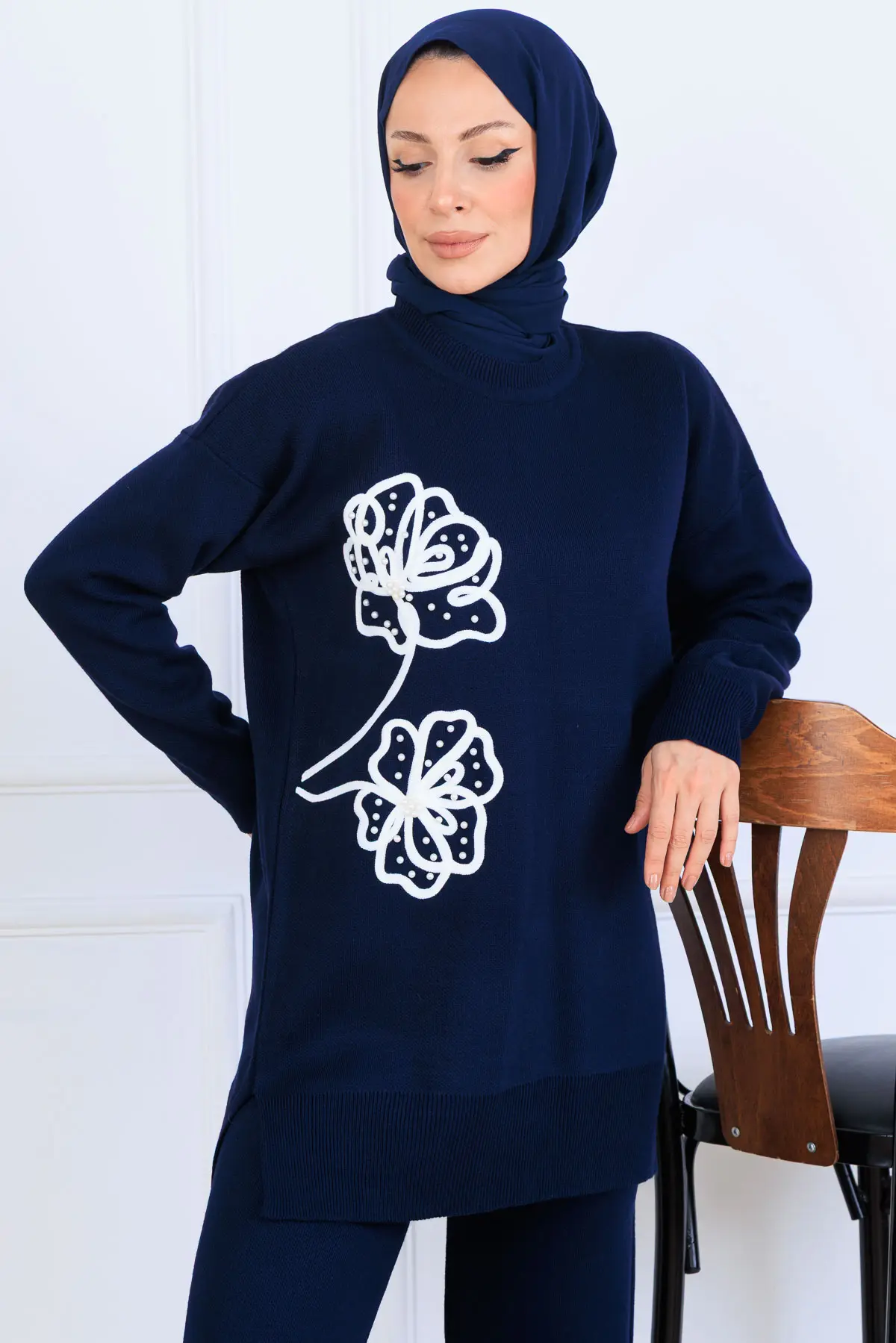 Knitwear Set With Embroidery Details-detail