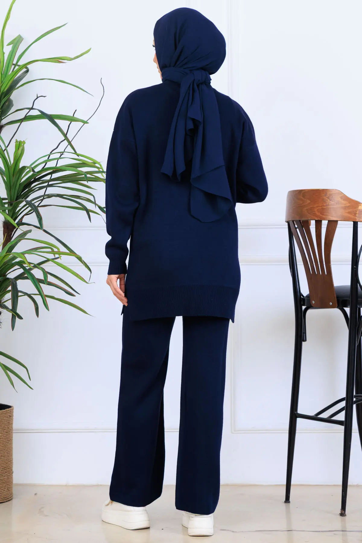 Knitwear Set With Embroidery Details-detail