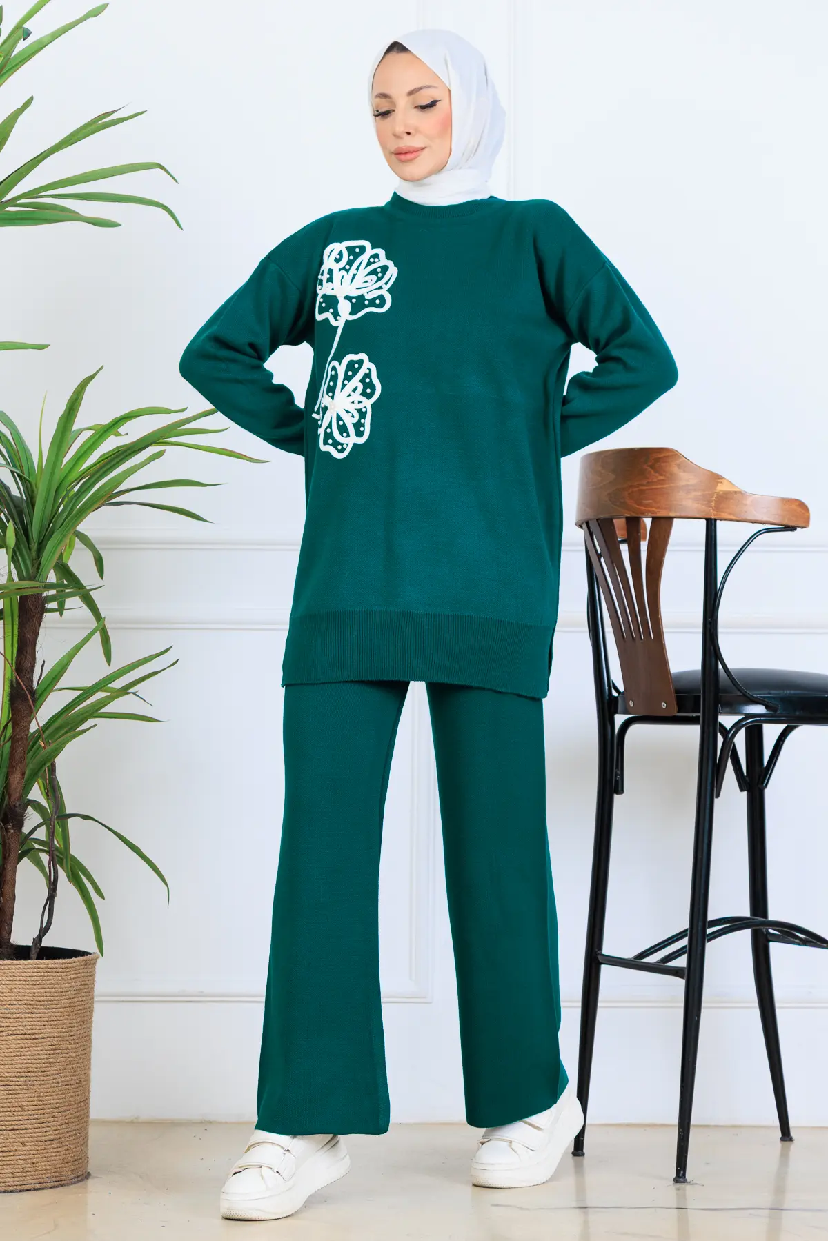 Knitwear Set With Embroidery Details