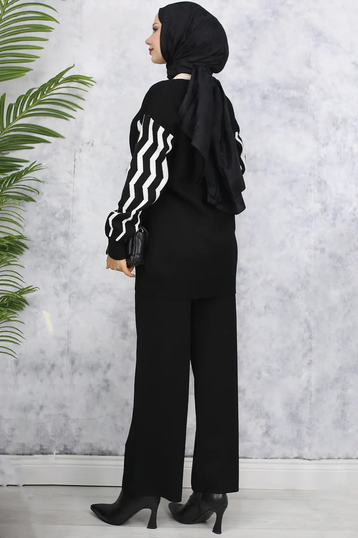 Knitwear Set With Patterned Sleeves-detail