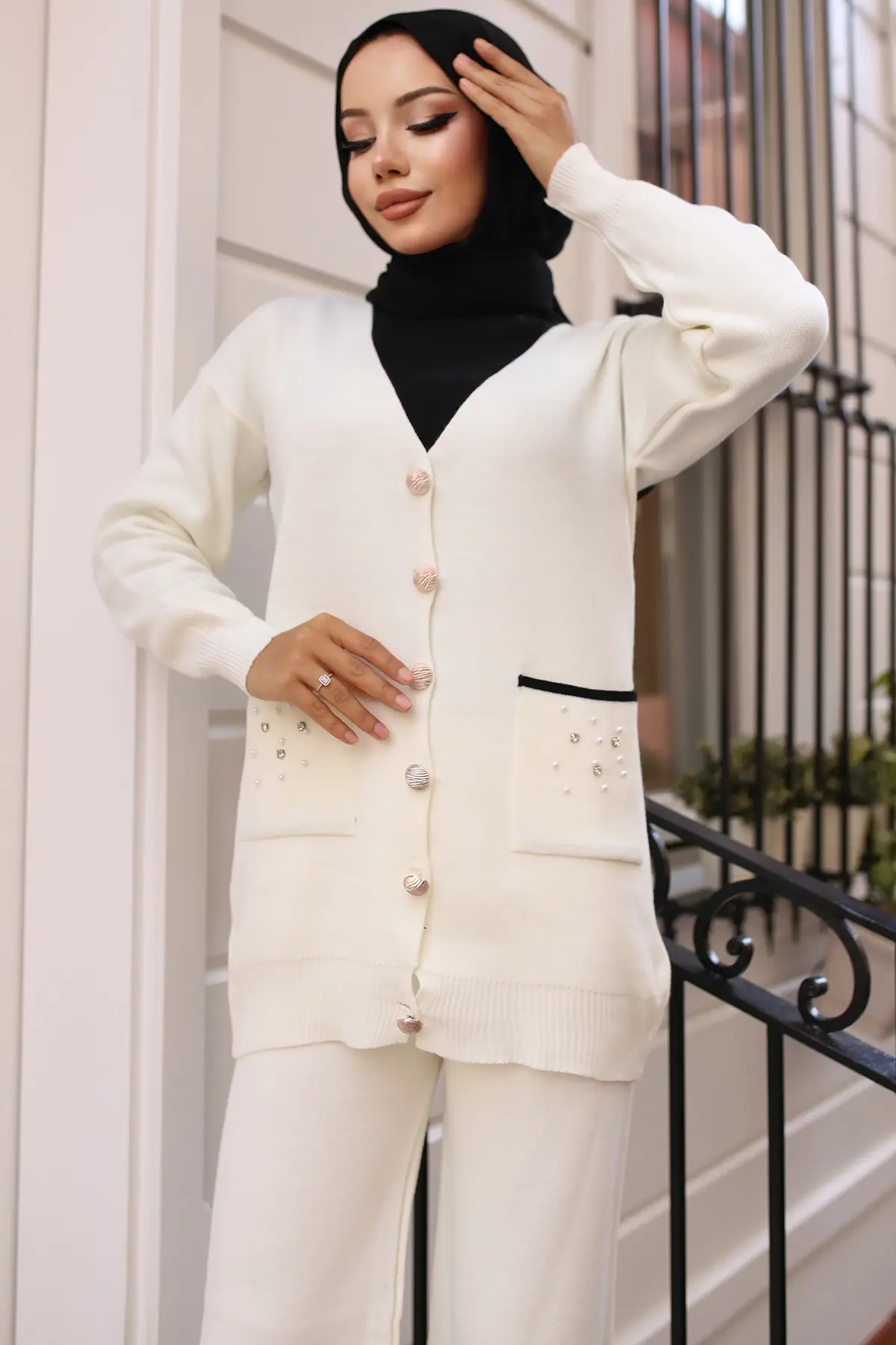 Knitwear Suit With Pocket Stone Detail-detail