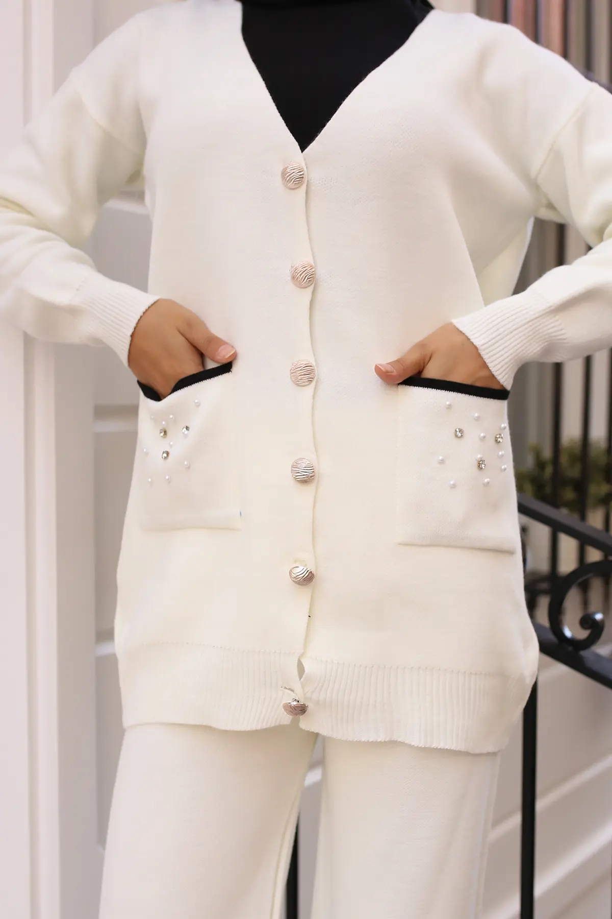 Knitwear Suit With Pocket Stone Detail-detail