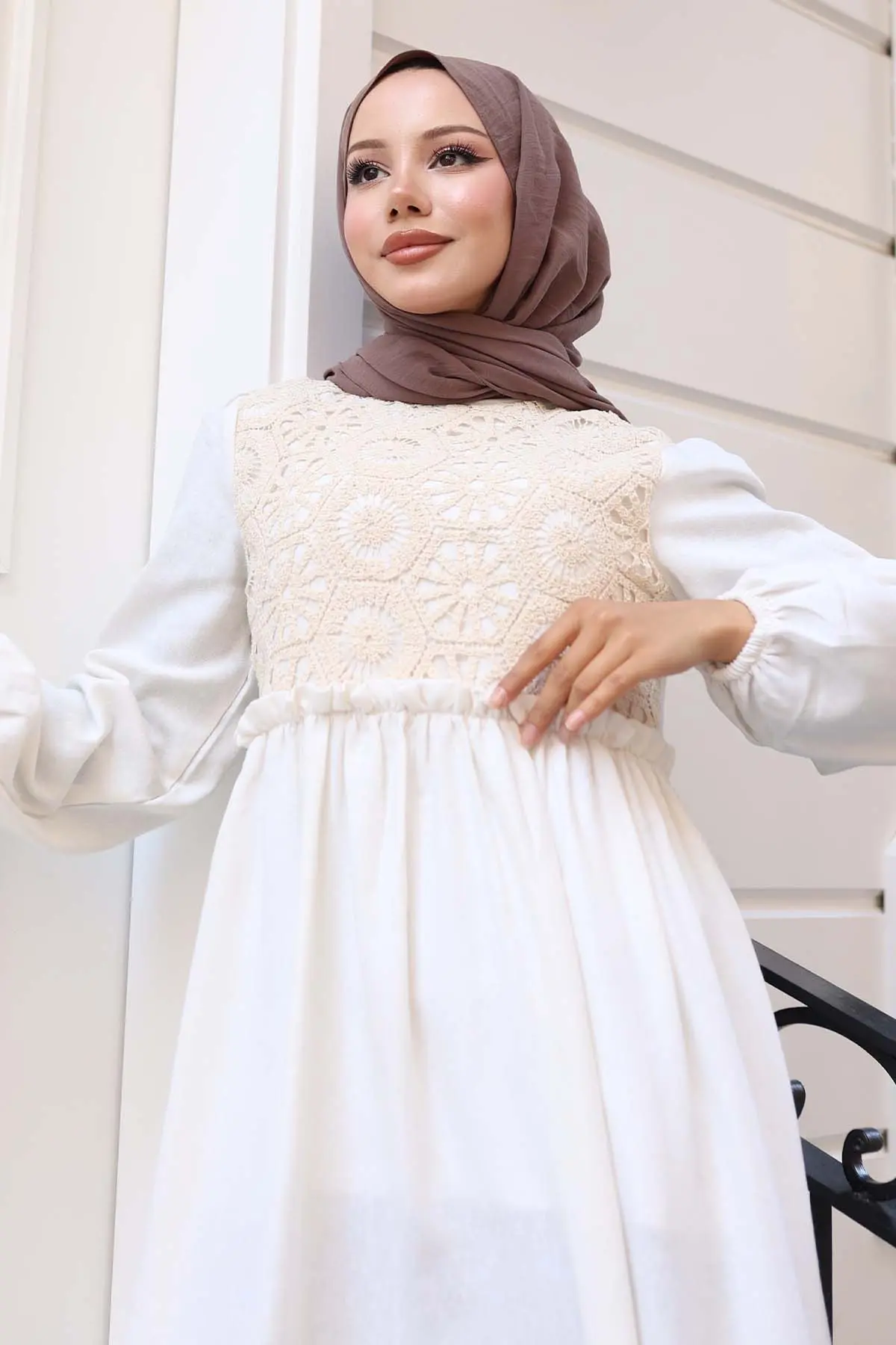 Lace Detailed Linen Hijab Dress-detail