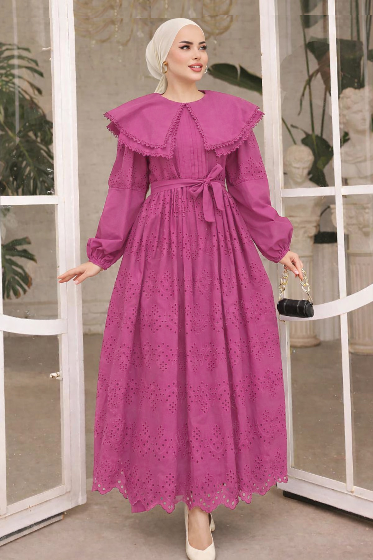 Lace Dress With Collar Detail