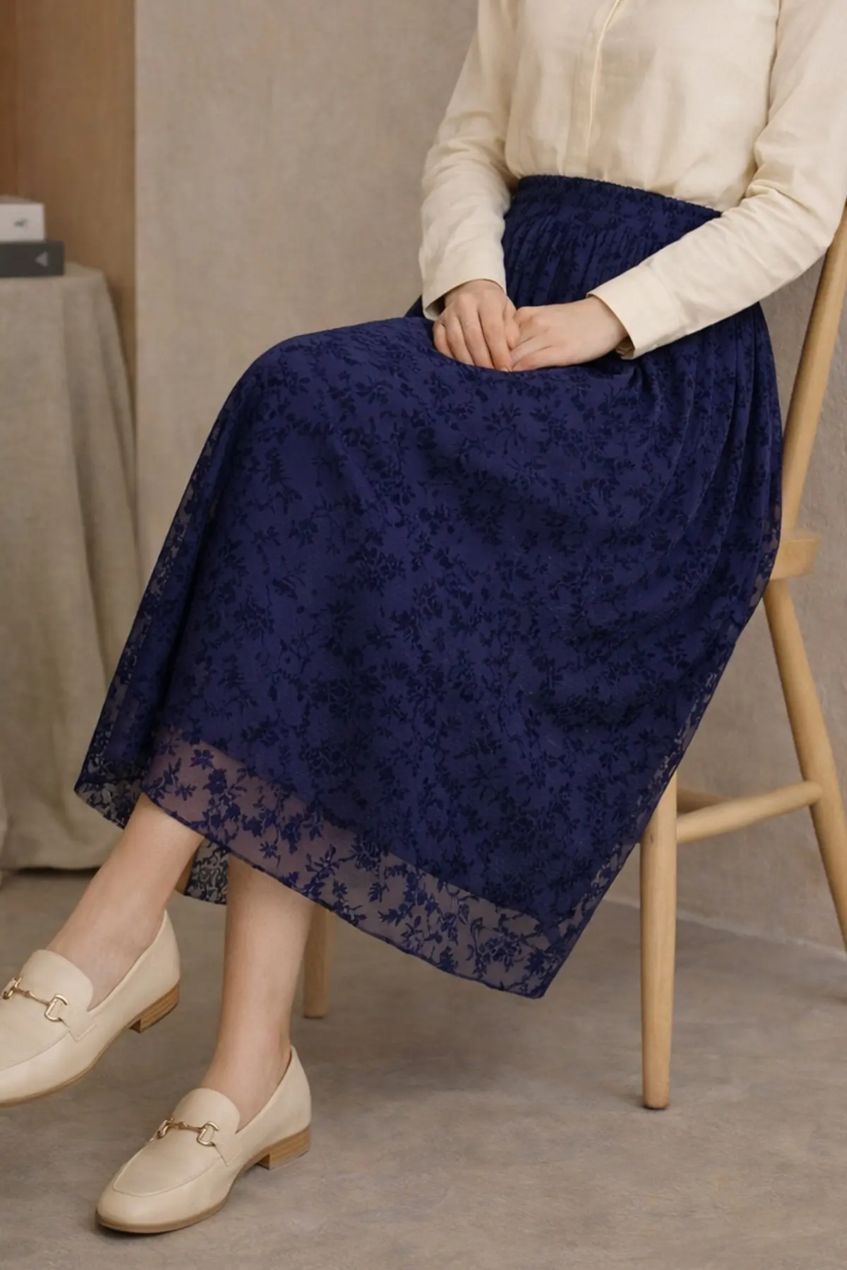 Lace Flock Skirt-detail