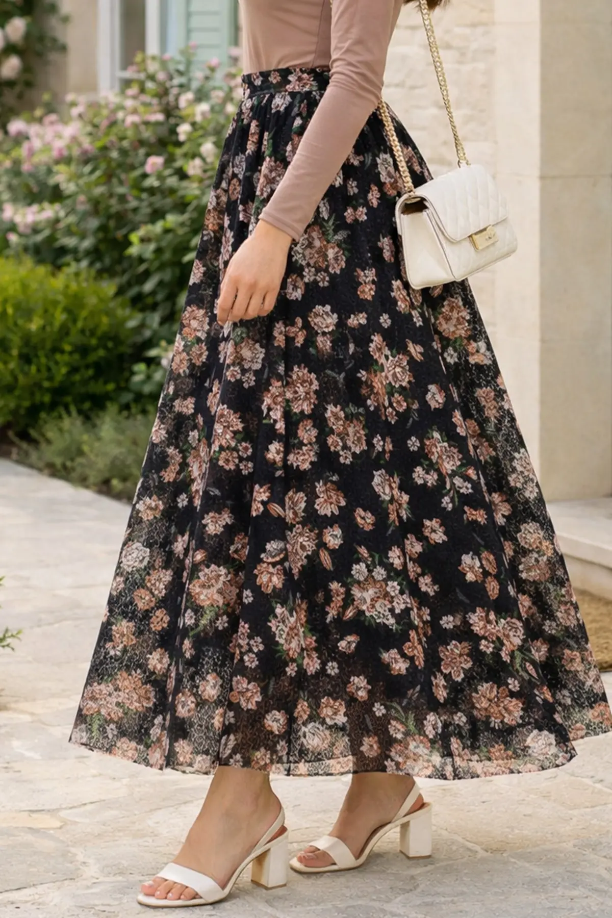 Lace Printed Skirt-detail