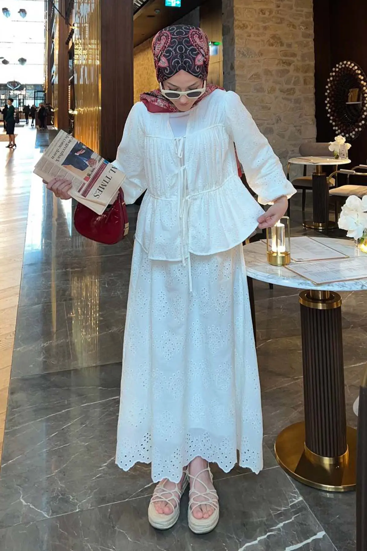 Laced Embroidery Suit-detail