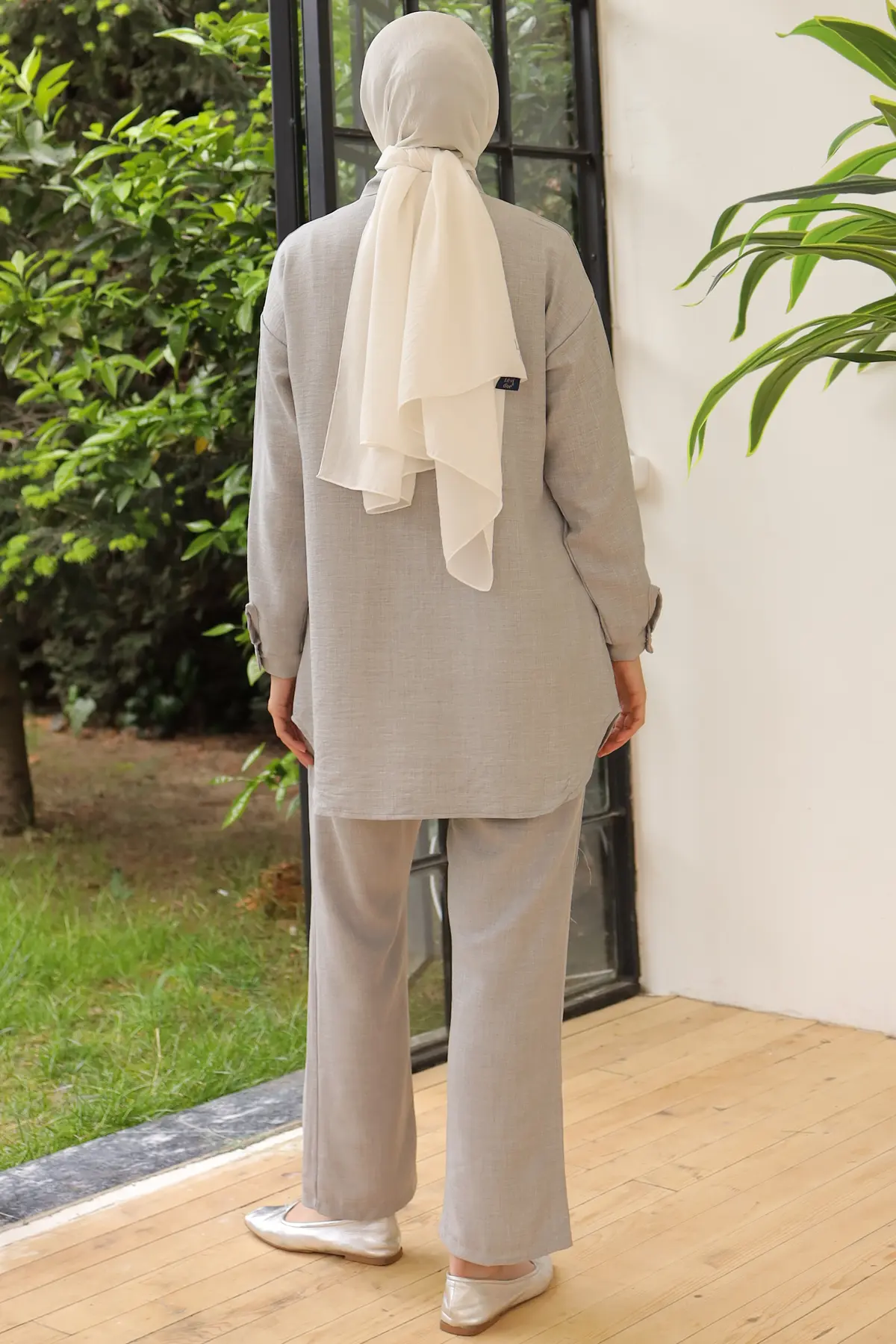 Leaf Stone Linen Suit-detail