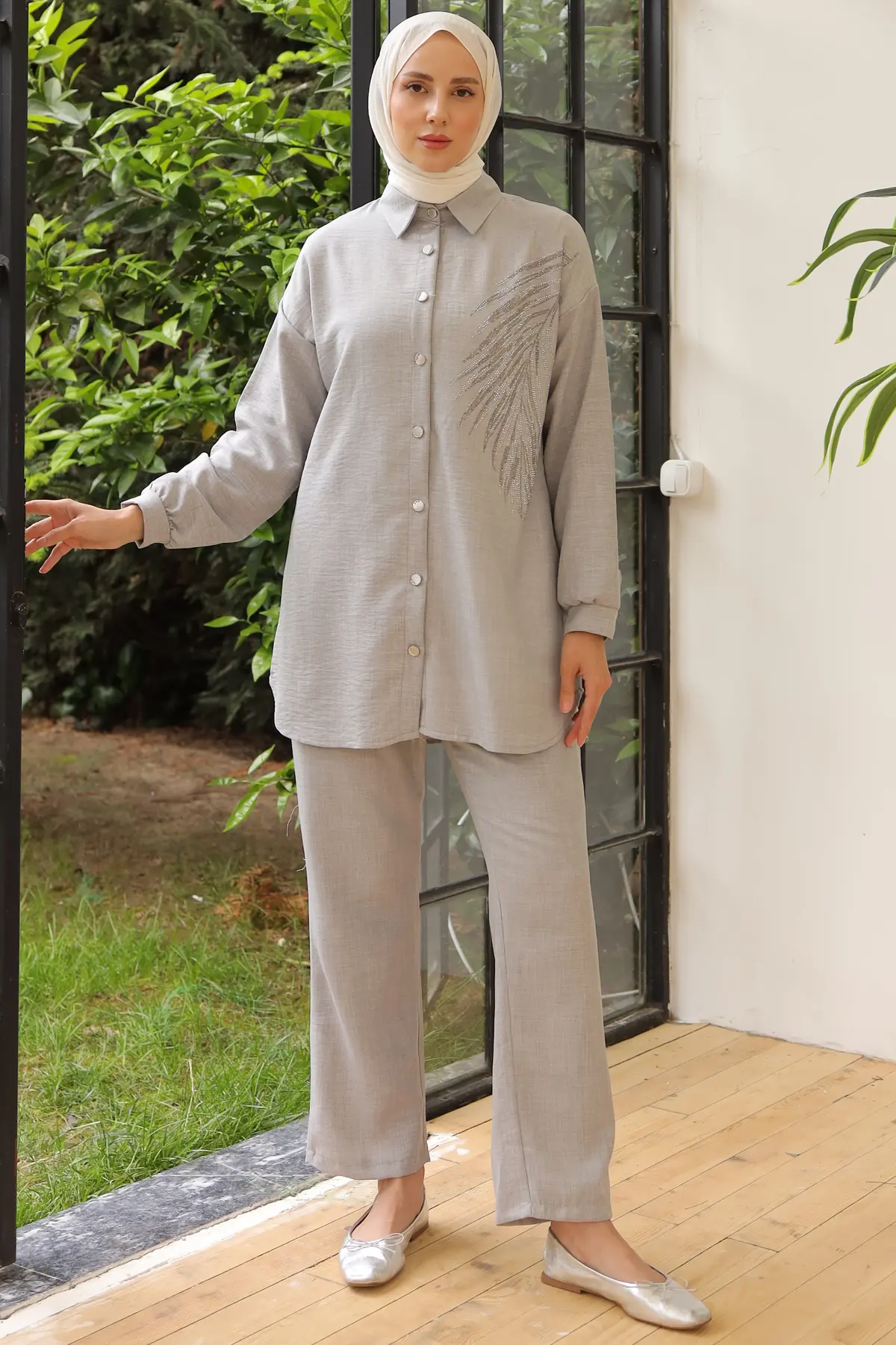 Leaf Stone Linen Suit