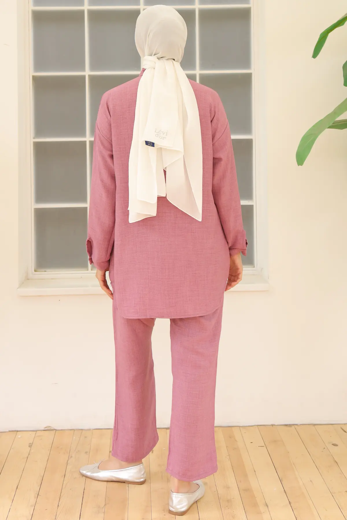 Leaf Stone Linen Suit-detail