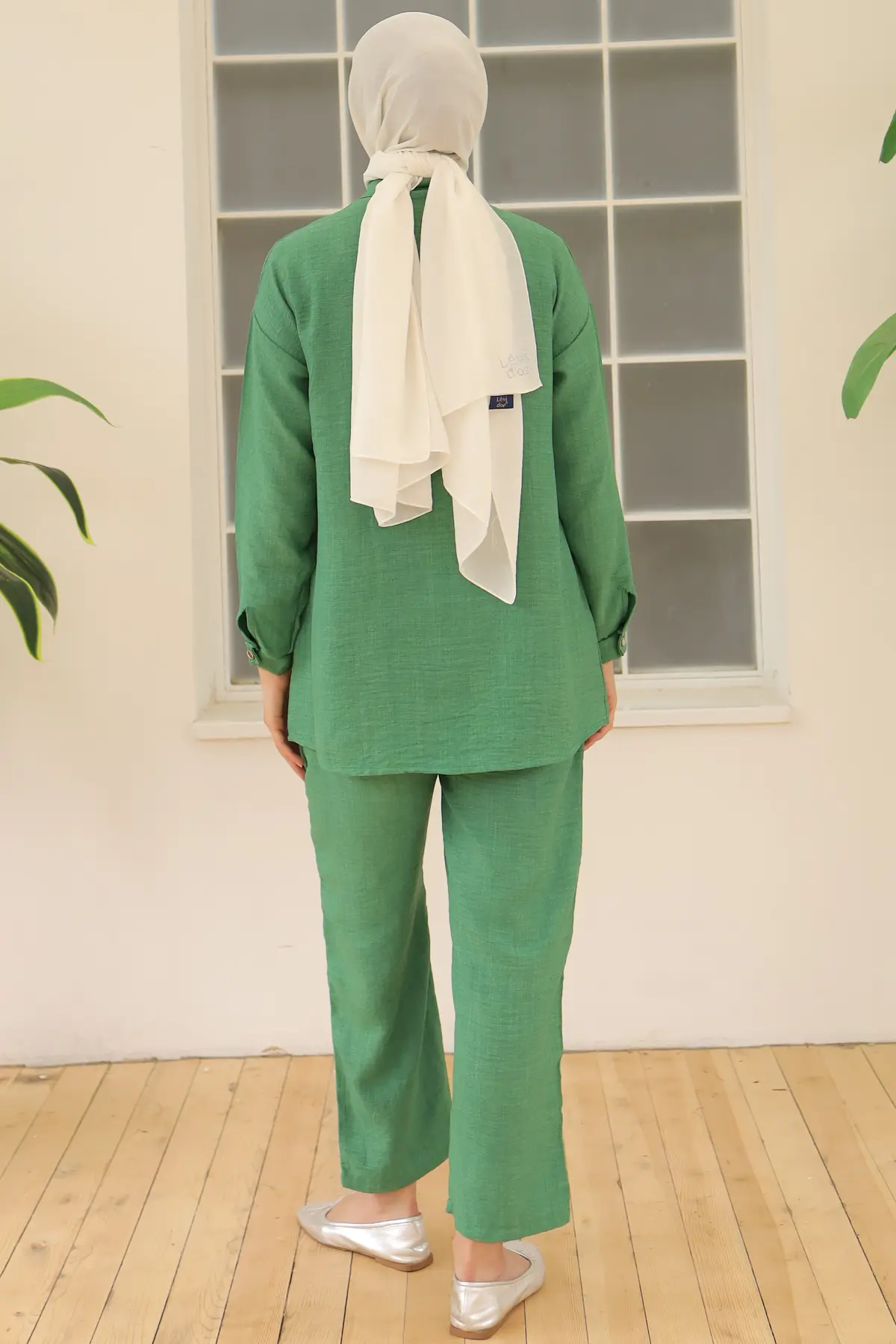 Leaf Stone Linen Suit-detail