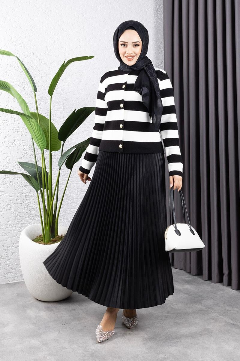Leather Look Pleated Skirt