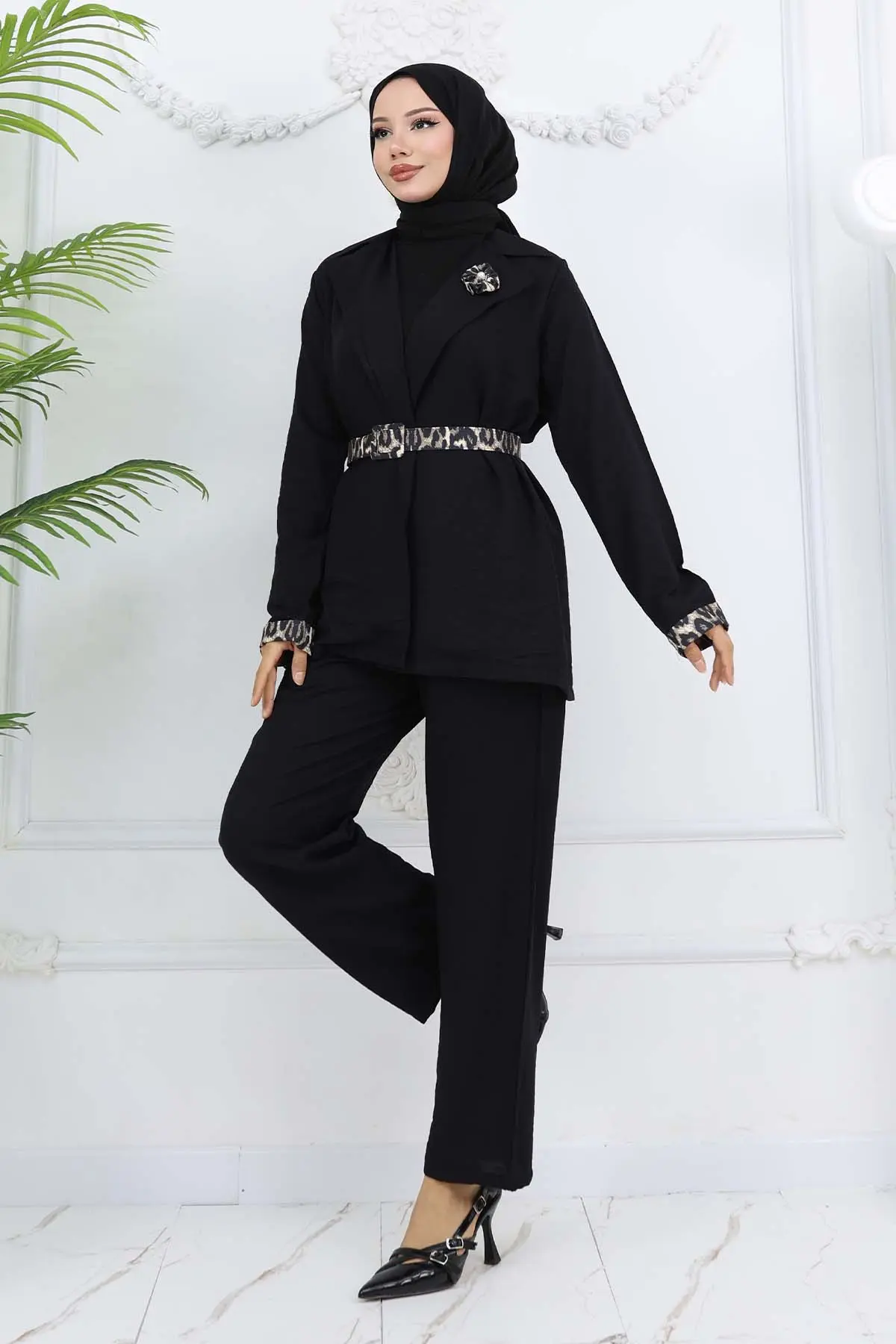 Leopard Patterned Belted Jacket And Trousers-detail