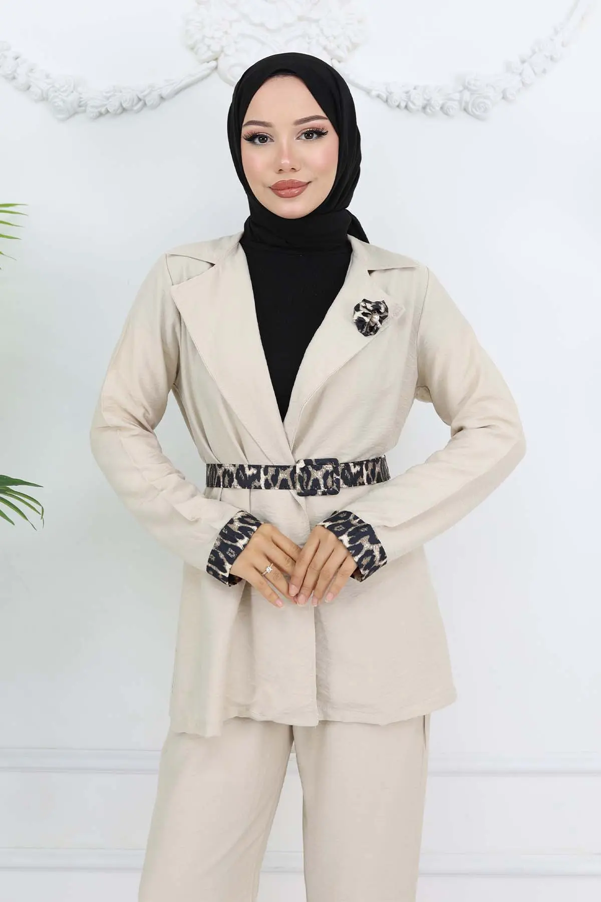 Leopard Patterned Belted Jacket And Trousers-detail