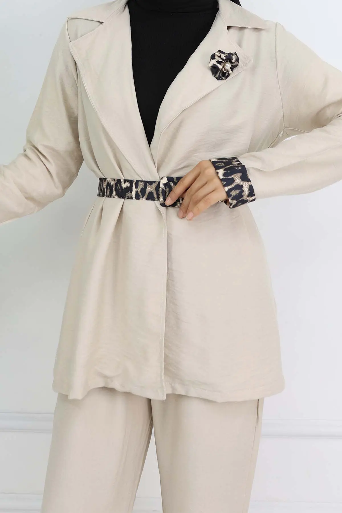 Leopard Patterned Belted Jacket And Trousers-detail