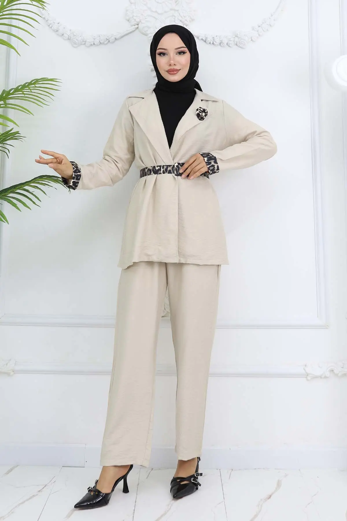 Leopard Patterned Belted Jacket And Trousers-detail