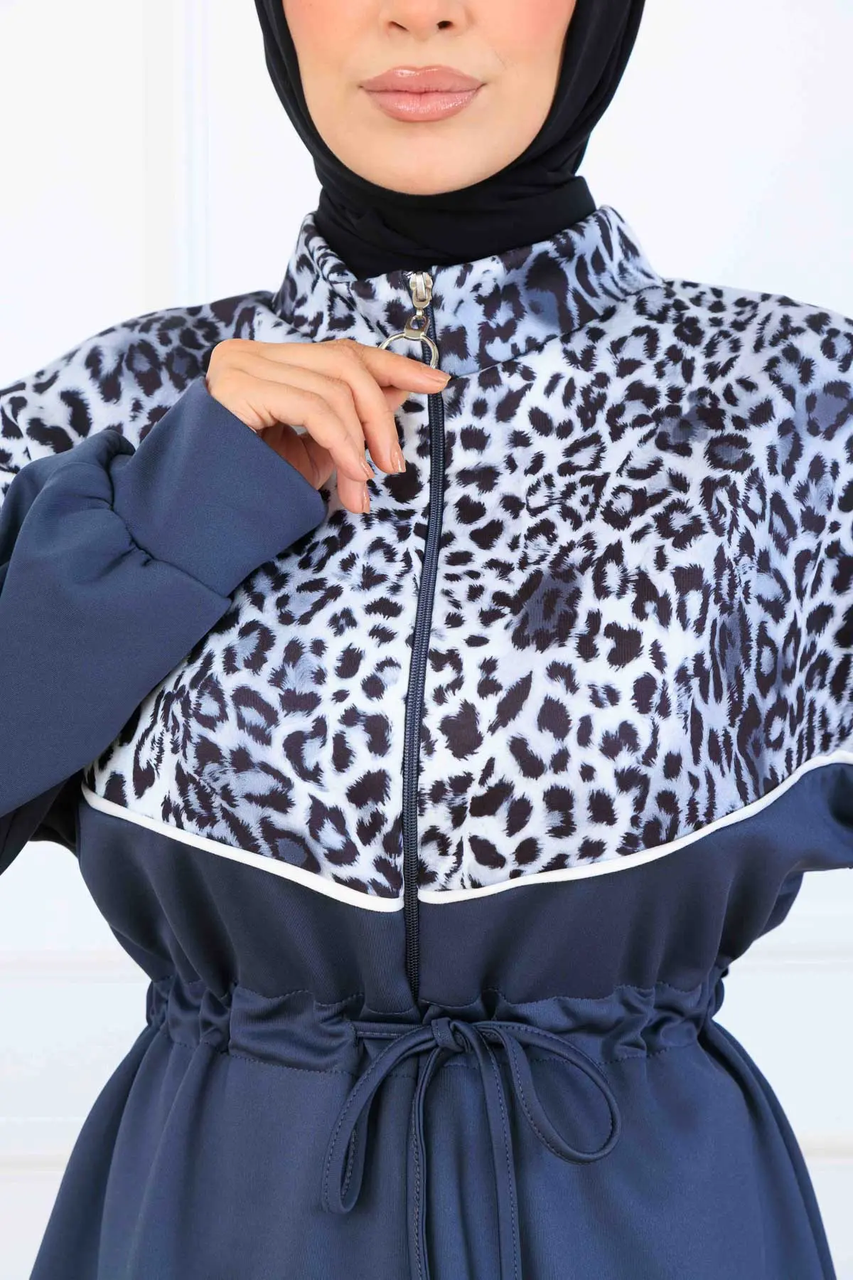 Leopard Patterned Scuba Two Piece Suit-detail