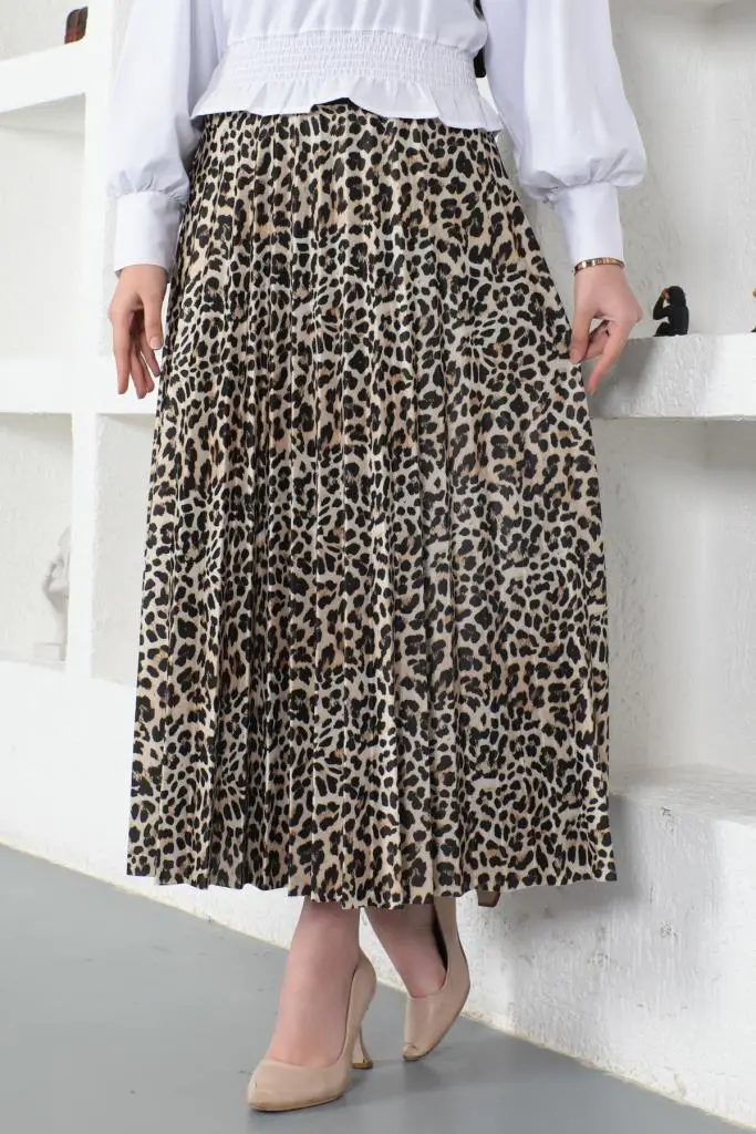 Leopard Patterned Skirt-detail