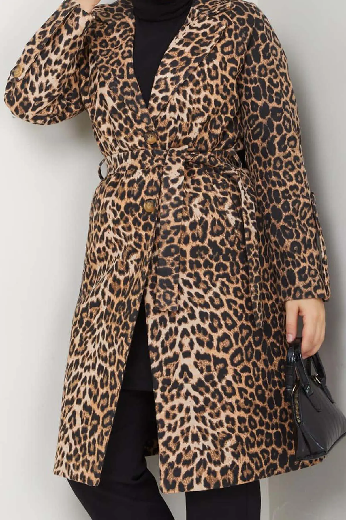 Leopard Printed Stash Coat Leopard-detail