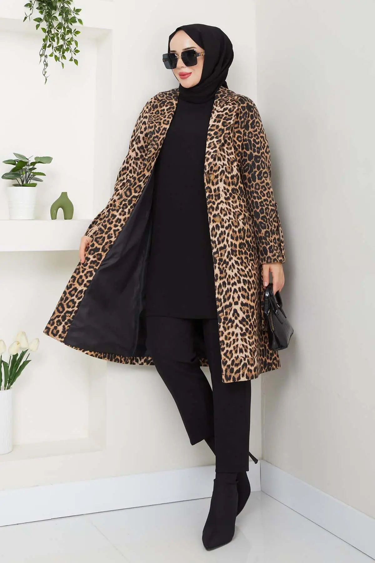 Leopard Printed Stash Coat Leopard-detail