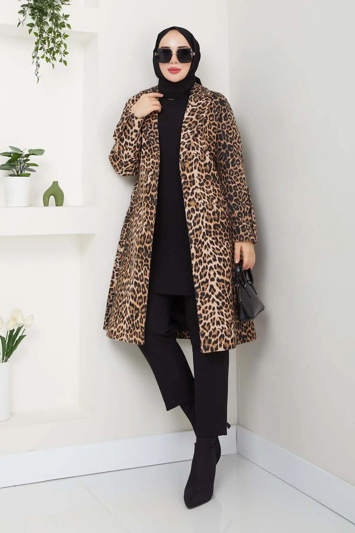 Leopard Printed Stash Coat Leopard-detail
