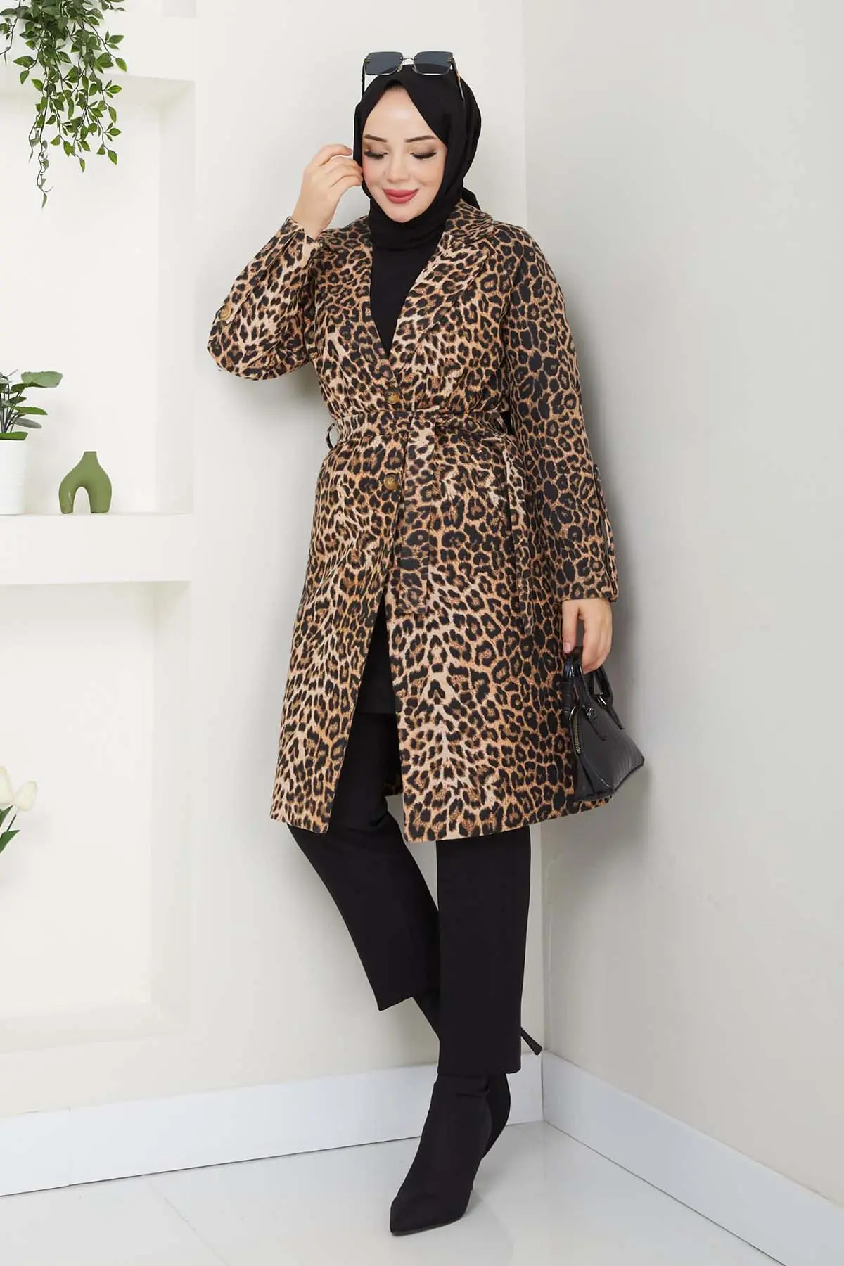Leopard Printed Stash Coat Leopard-detail