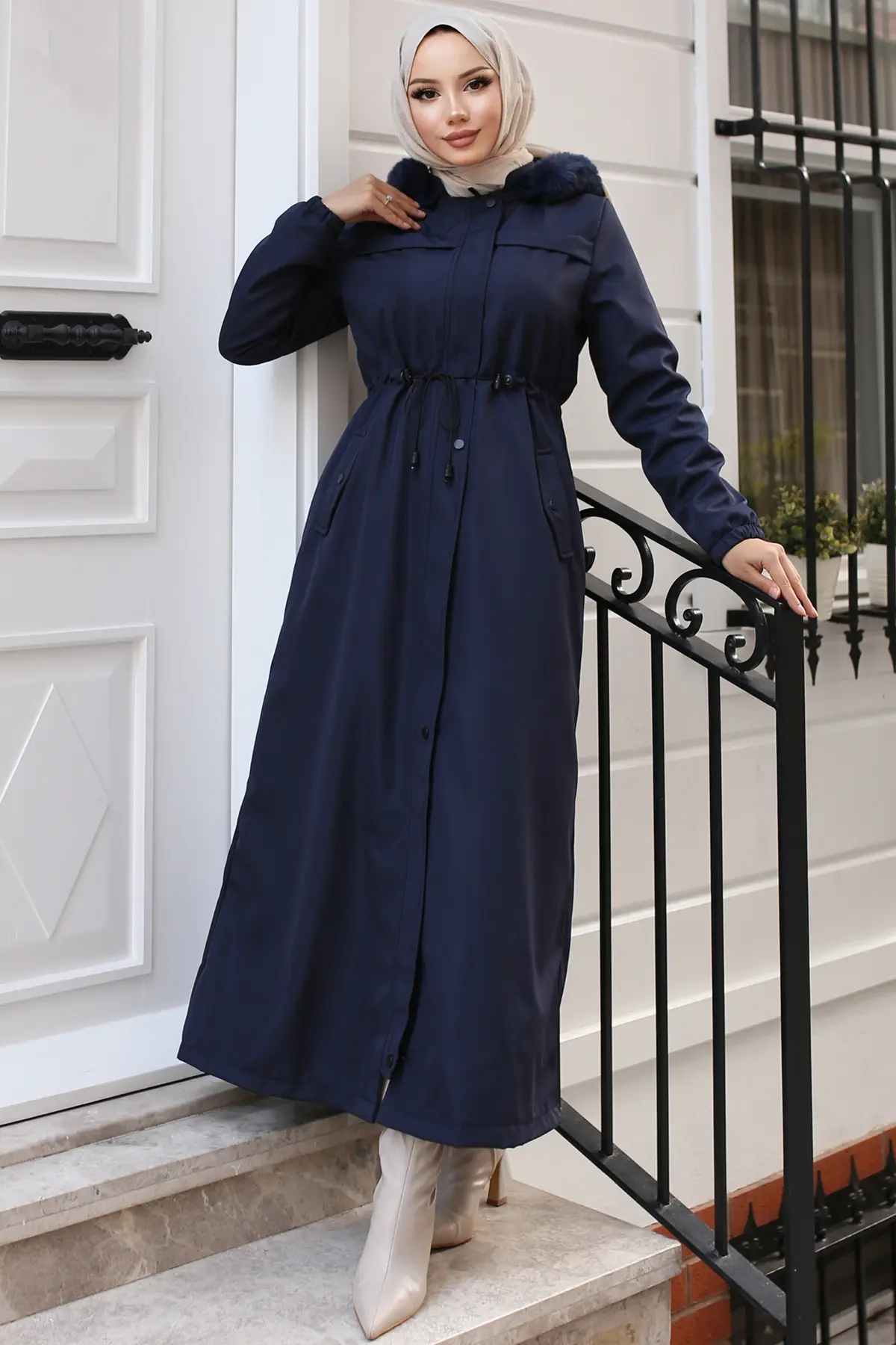 Long Bondite Coat With Plush Inside And Fur Collar-detail