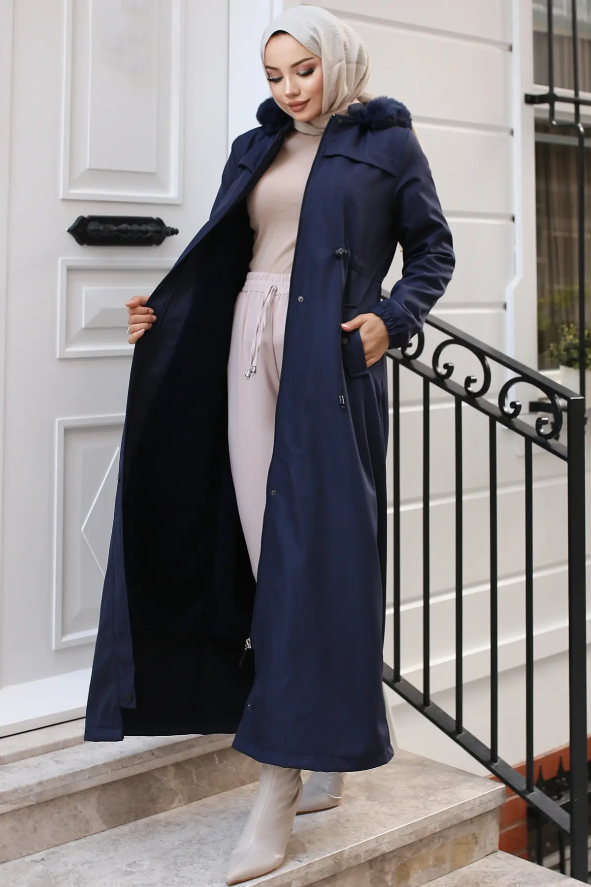 Long Bondite Coat With Plush Inside And Fur Collar-detail