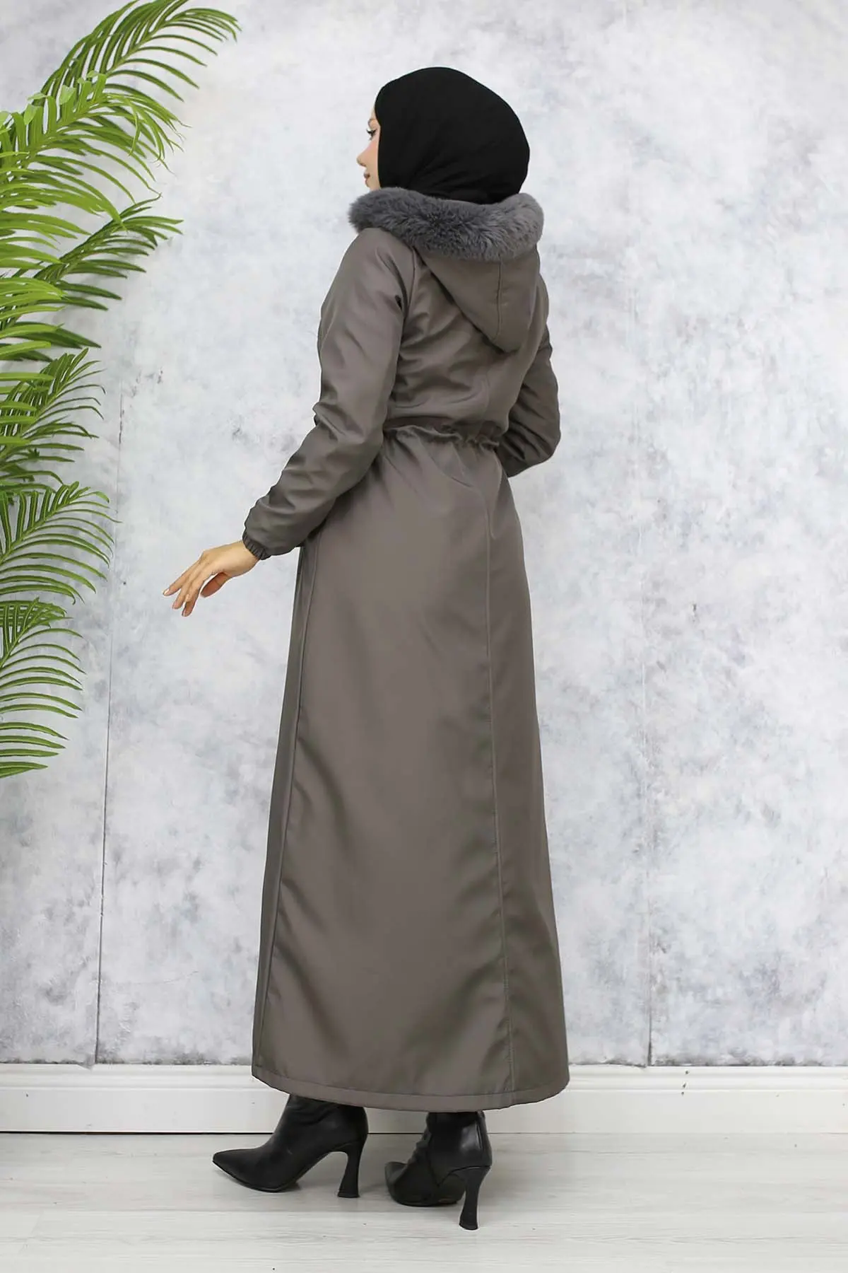 Long Bondite Coat With Plush Inside And Fur Collar-detail