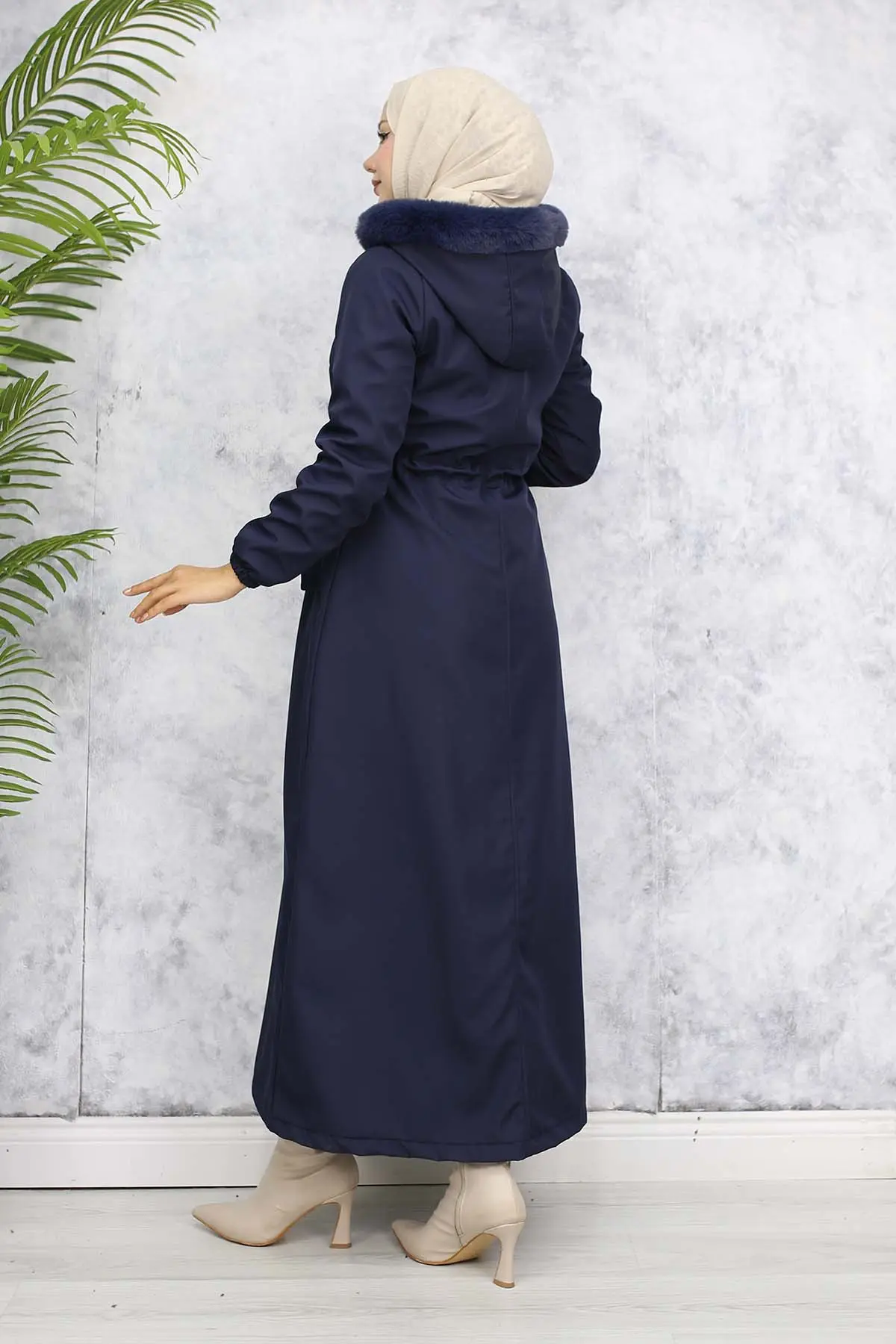 Long Bondite Coat With Plush Inside And Fur Collar-detail