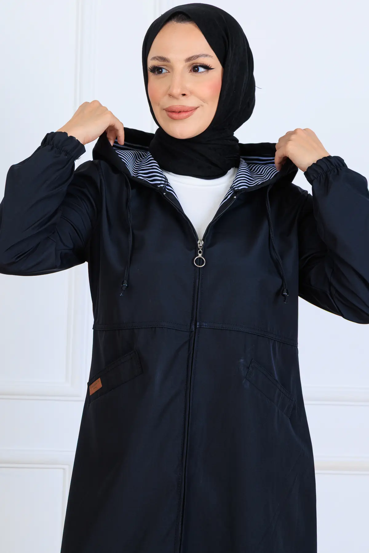 Long Coat With Patterned Interior-detail