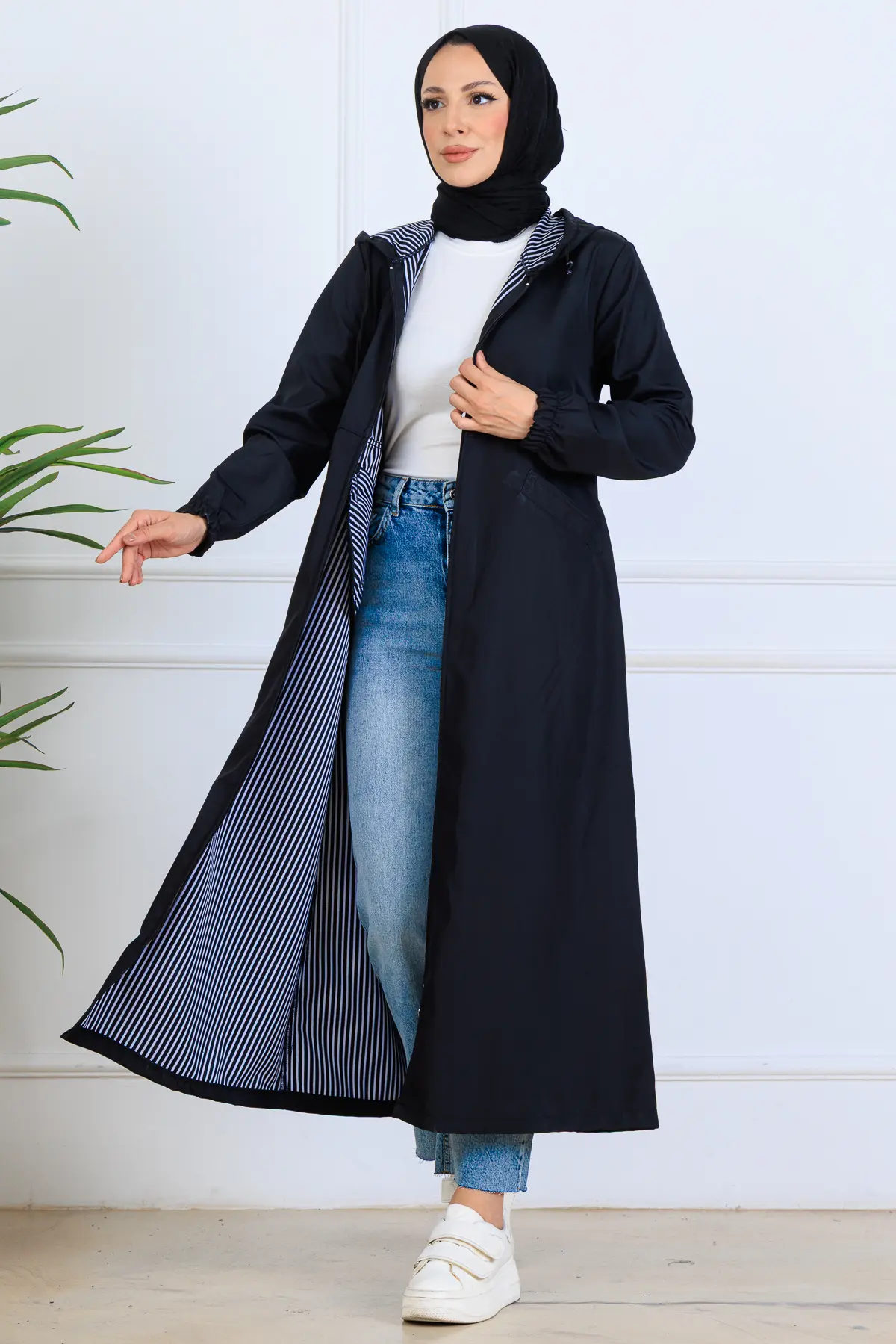 Long Coat With Patterned Interior