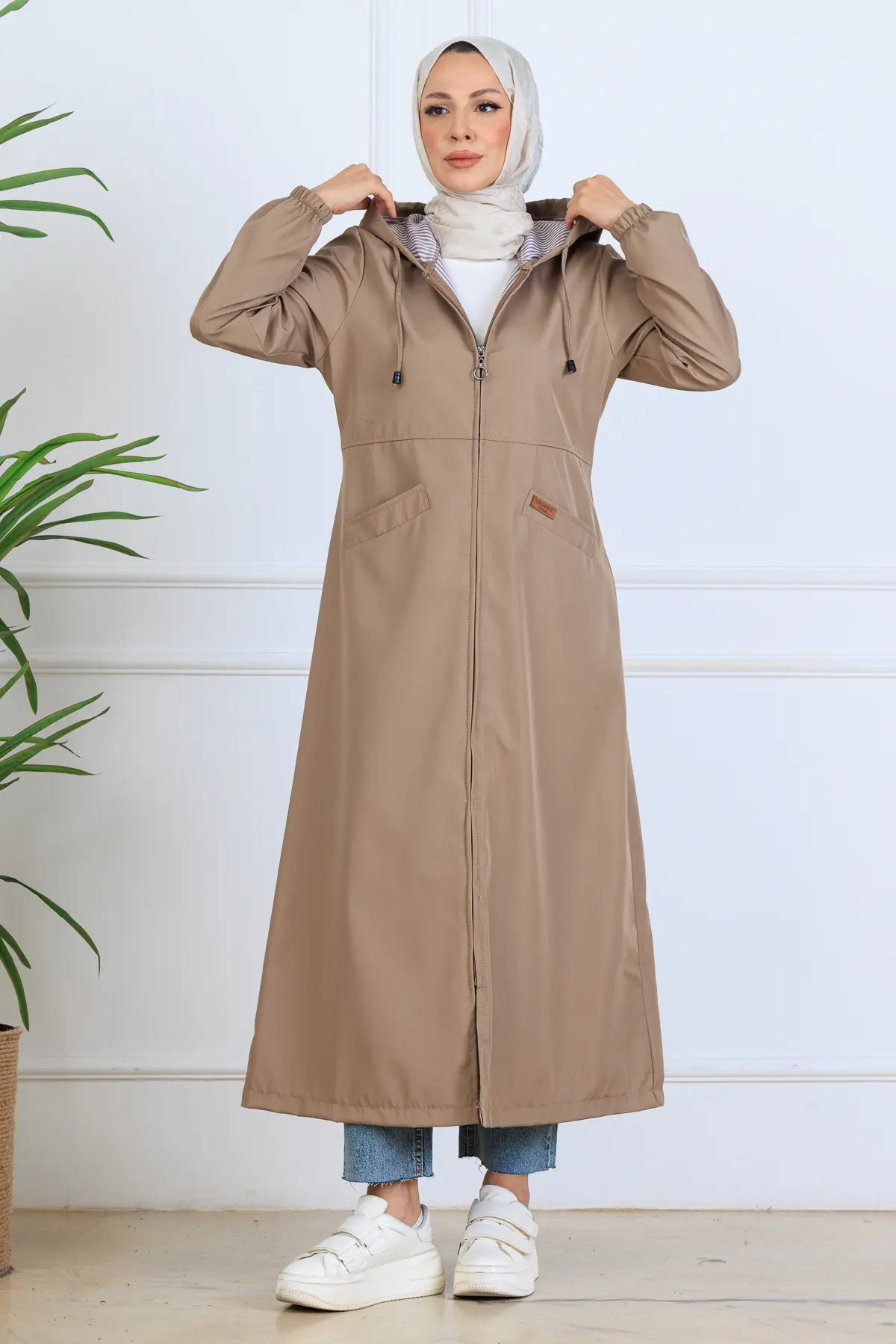 Long Coat With Patterned Interior-detail