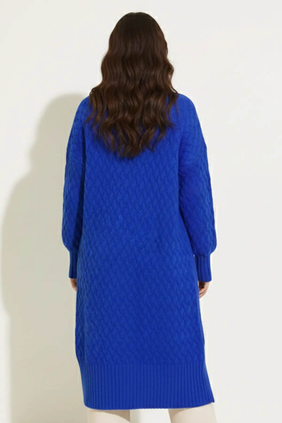 Long Knitted Cardigan With Knitted Pattern-detail