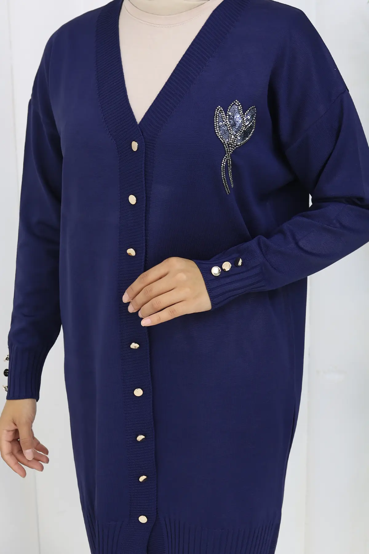 Long Mercerized Cardigan With Collar Detail-detail