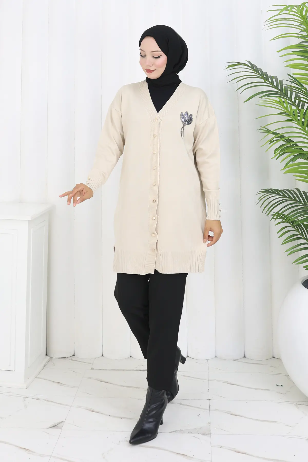 Long Mercerized Cardigan With Collar Detail-detail