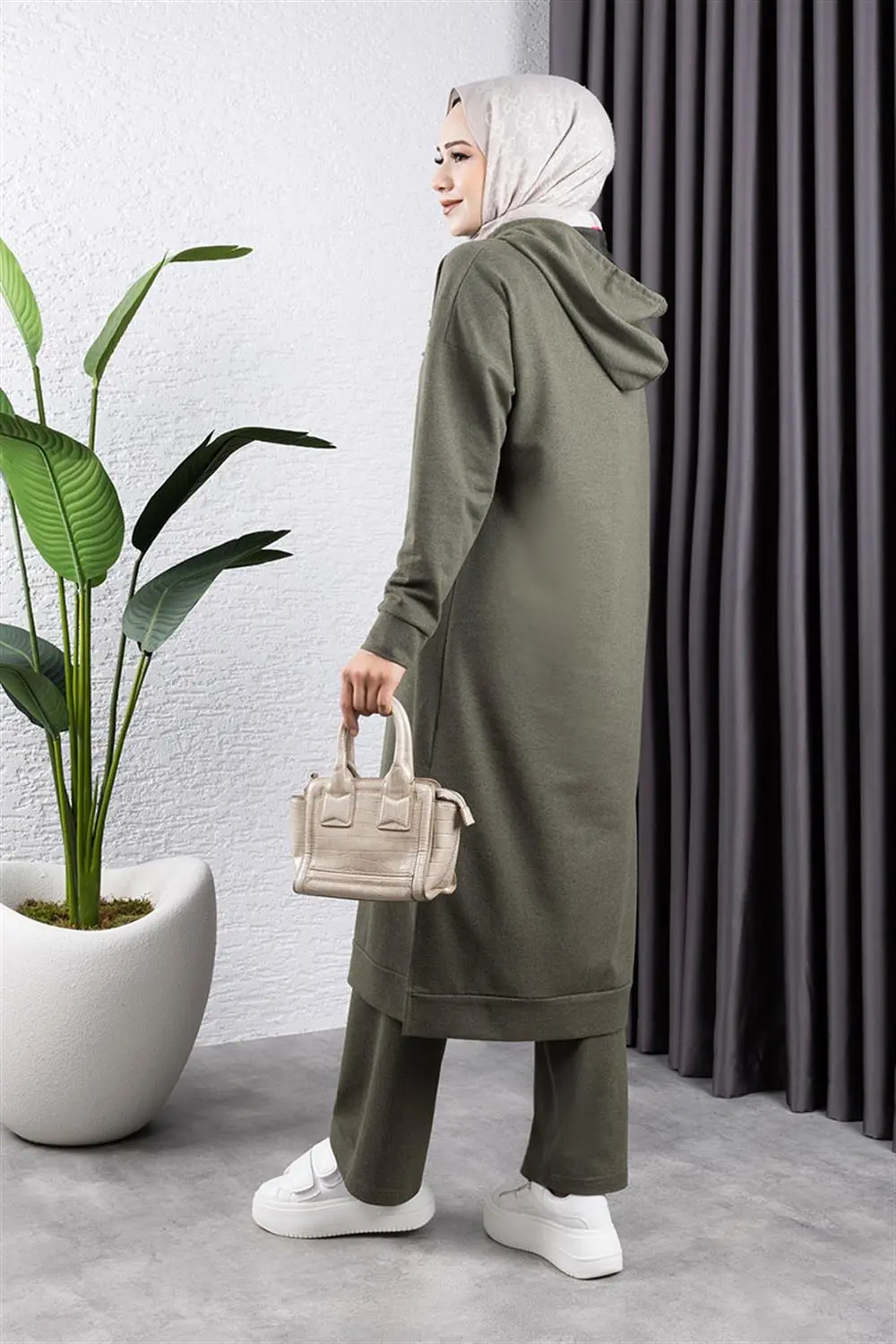 Long Tunic Sports Suit-detail