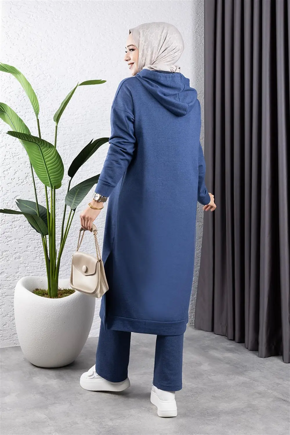 Long Tunic Sports Suit-detail