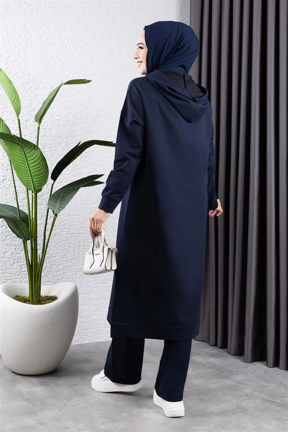 Long Tunic Sports Suit-detail