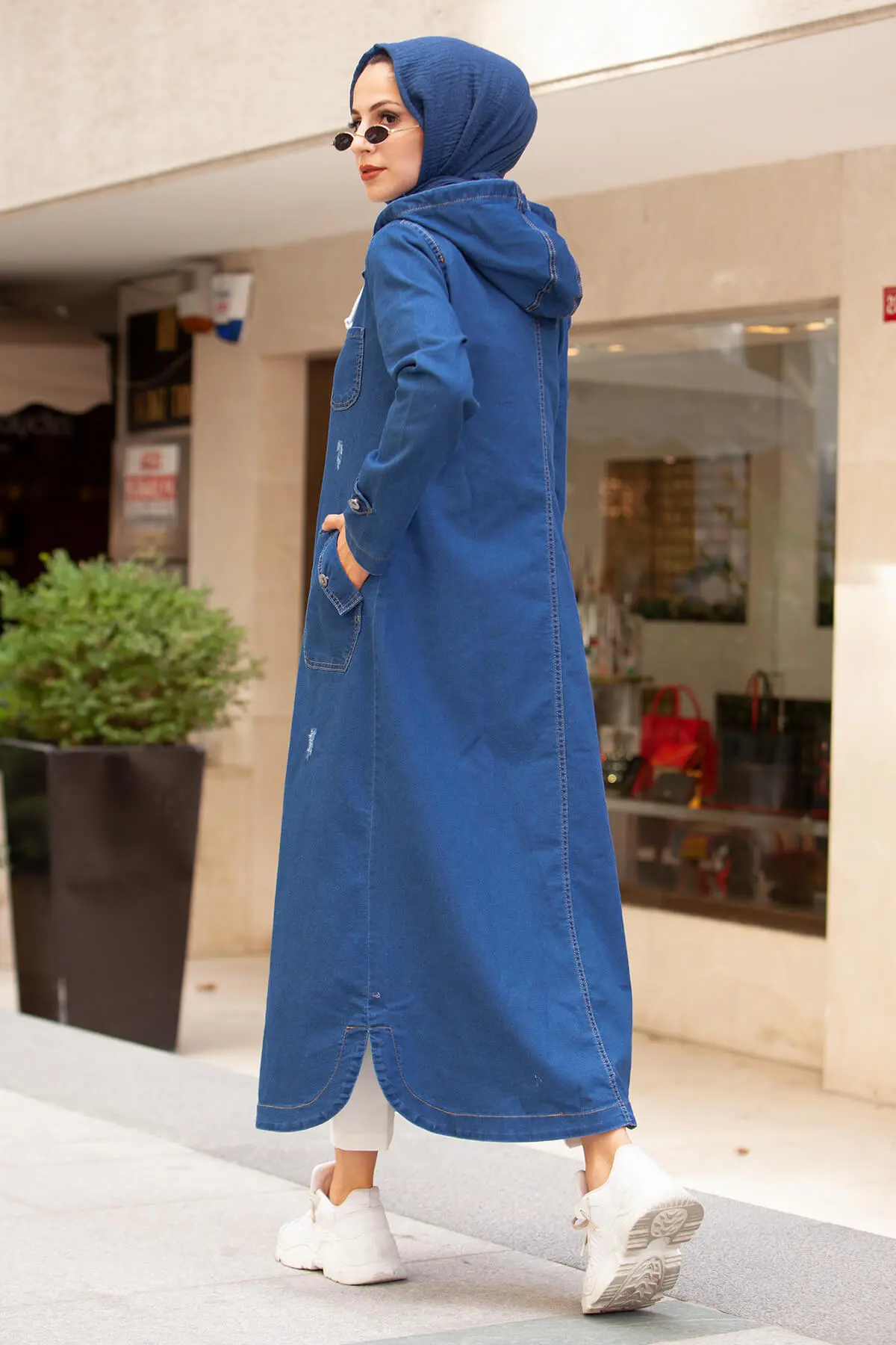 Fashion New Outwear-detail