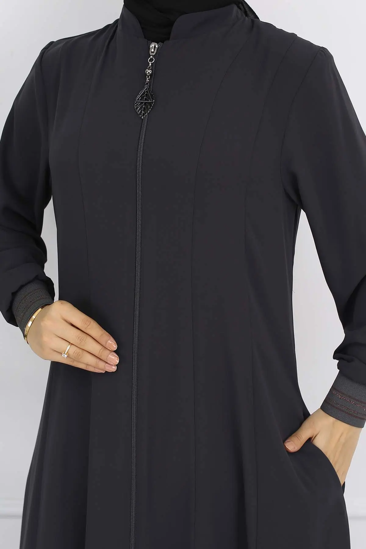 Mevlana Abaya With Elastic Sleeves-detail