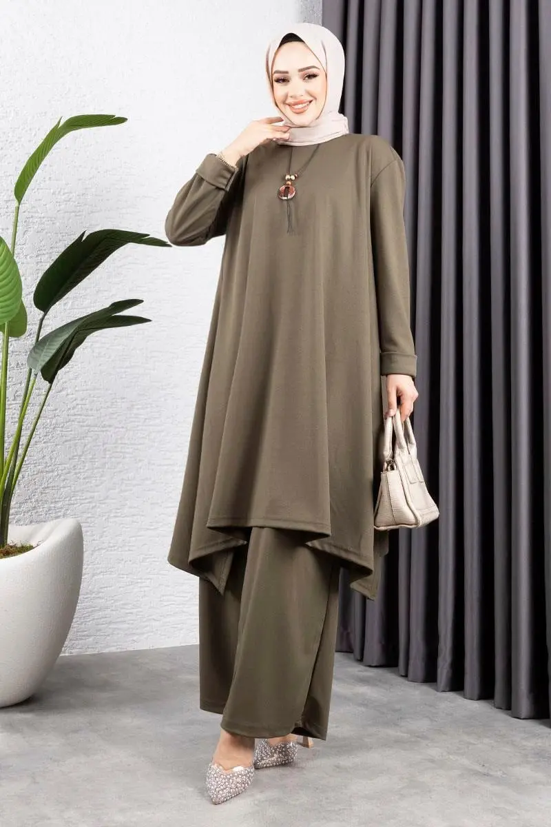 Necklace Slit Detailed Set-detail