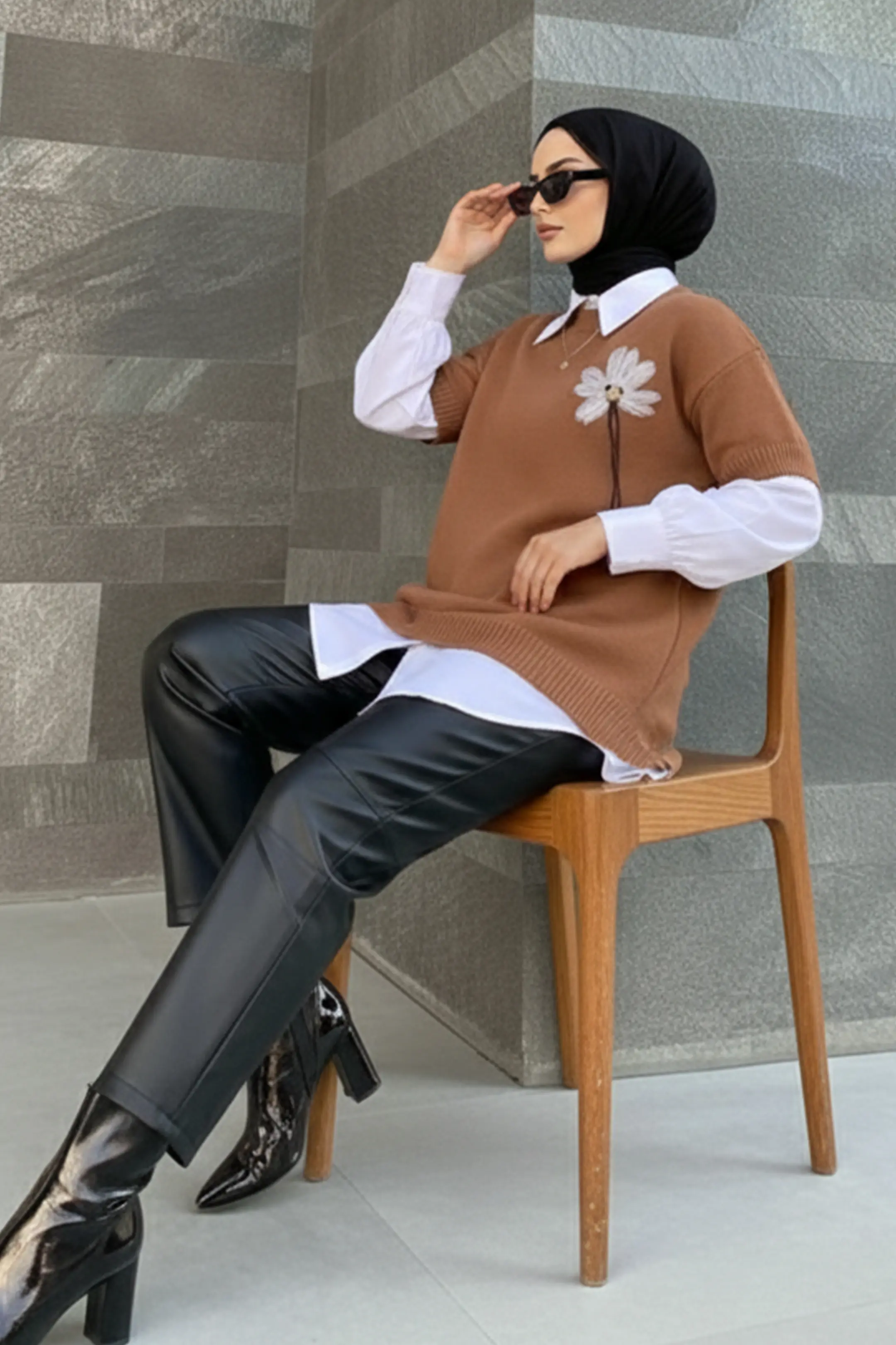 Oversized Ribbed Knit Sweater-detail