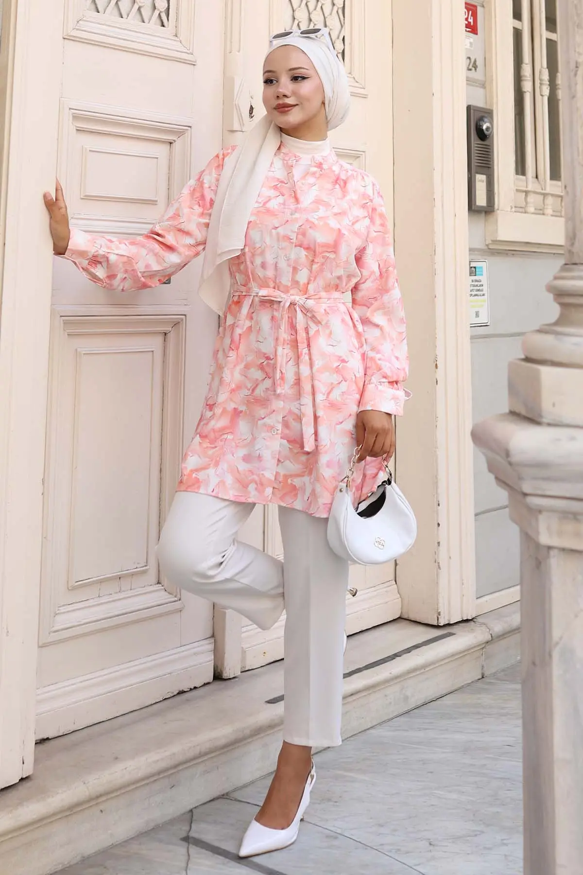 Patterned Hijab Shirt-detail