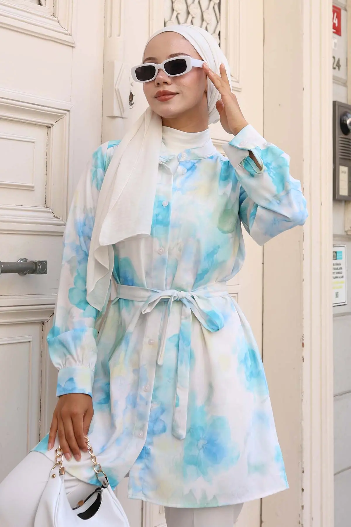 Patterned Hijab Shirt-detail