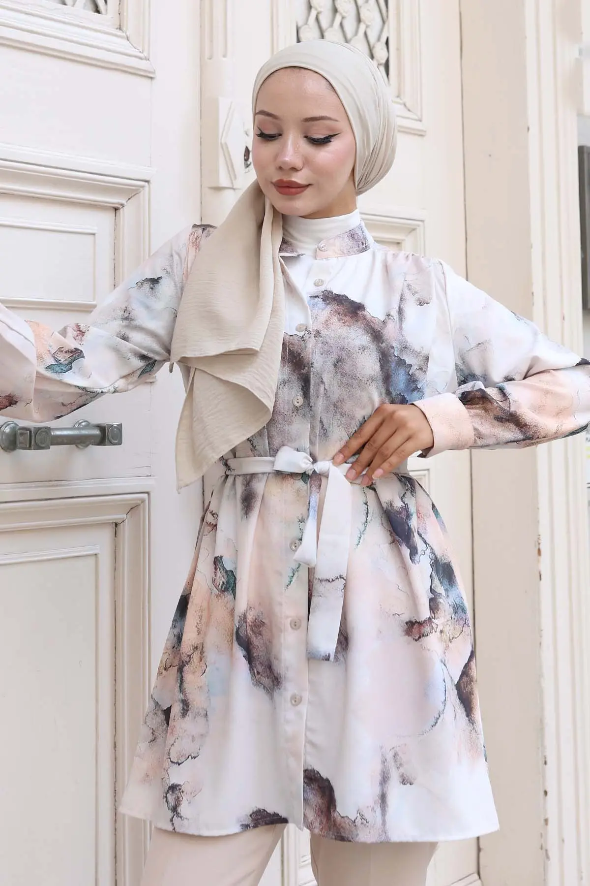 Patterned Hijab Shirt-detail