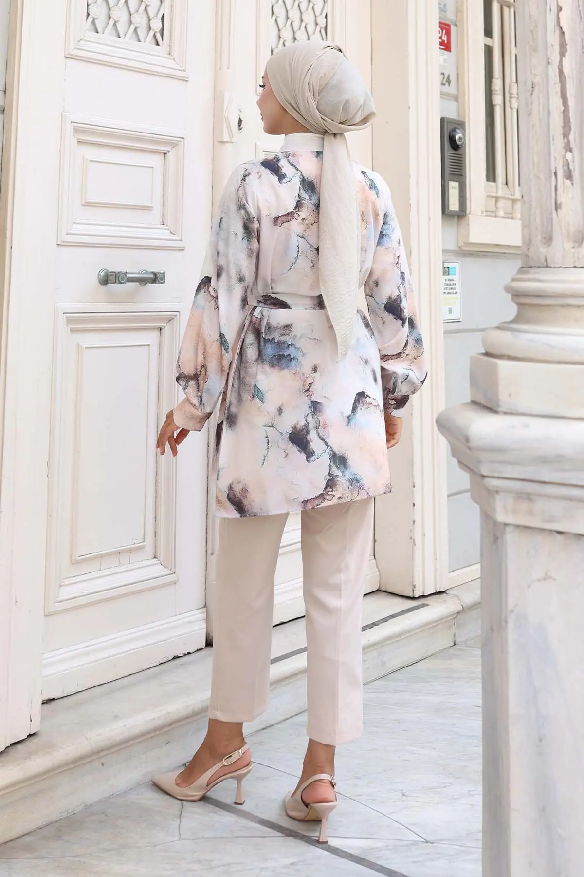 Patterned Hijab Shirt-detail