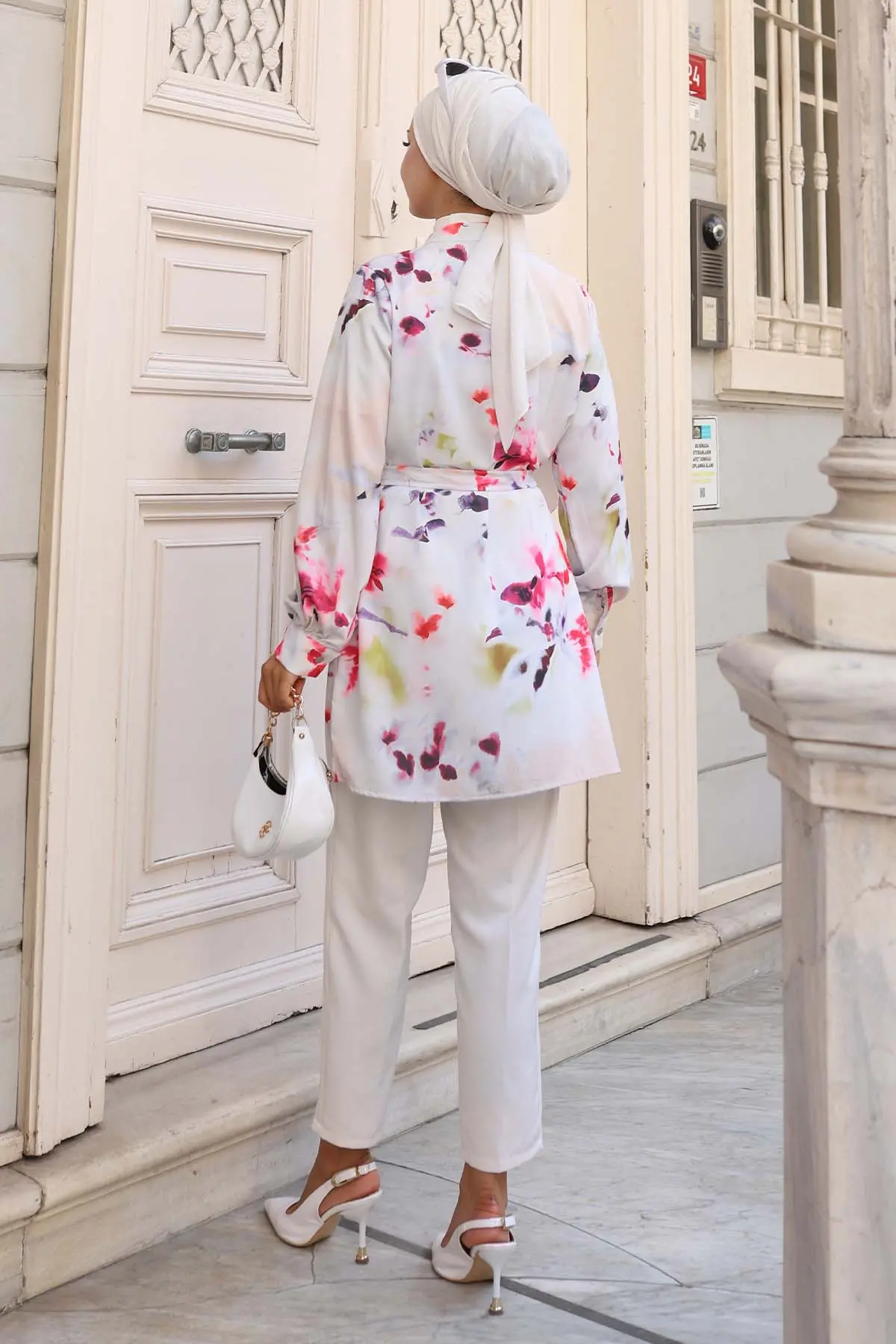 Patterned Hijab Shirt-detail