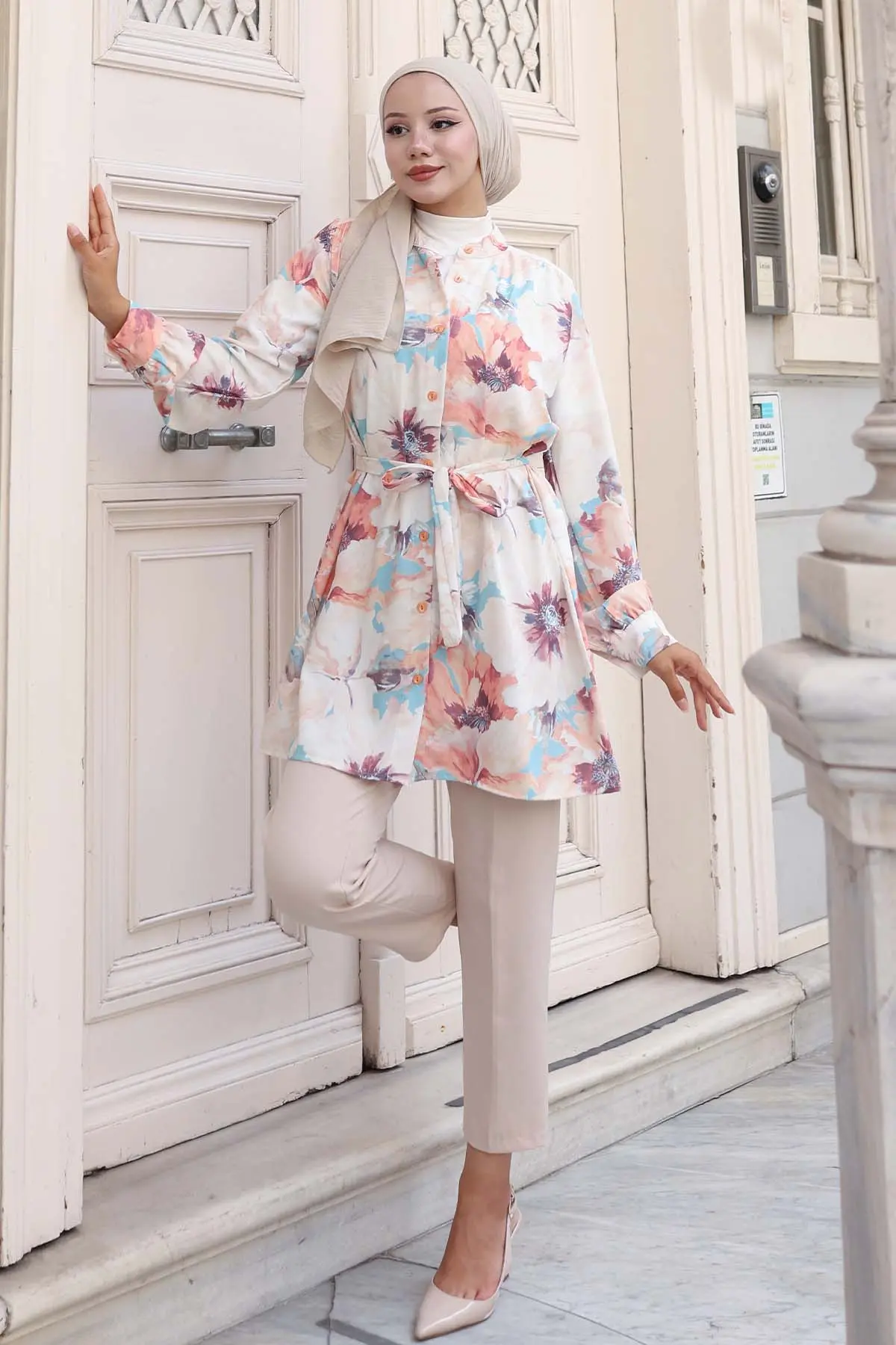 Patterned Hijab Shirt-detail